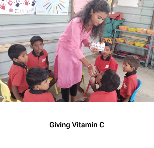 Slider_Images_Giving_Vitamin_C